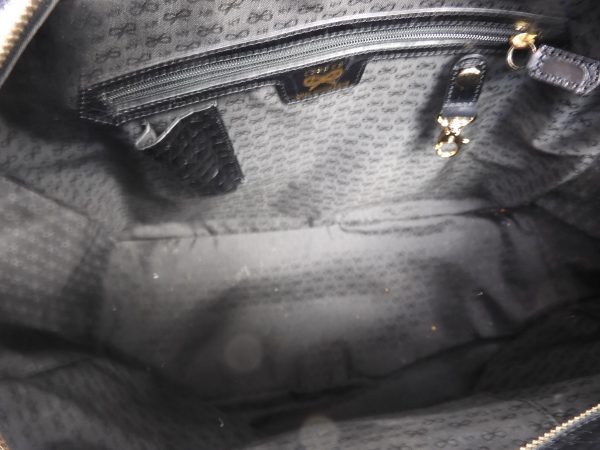 Anya Hindmarch Crocodile Shoulder Bag, Large in Black. - Image 10