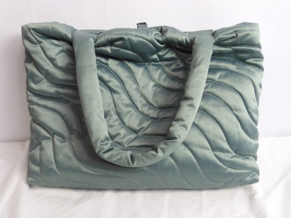 Vanity Nap Wavy Puffer Bag. - Image 3