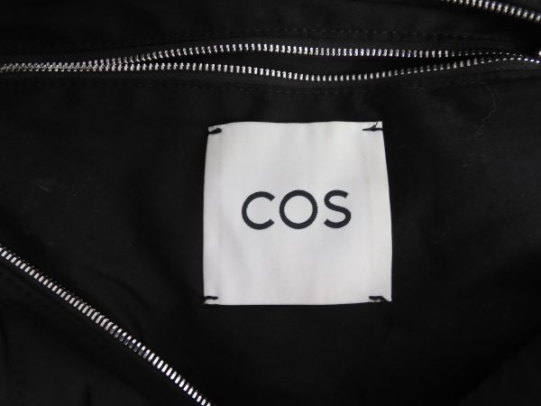 COS Diamond Quilted Oversize Shoulder Bag. - Image 6