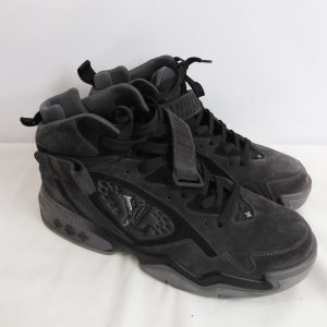 Louis Vuitton - Trainer 2 - Size 9 - COA