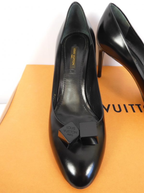 Louis Vuitton Black Leather Gossip Pumps Size 38 - Image 3