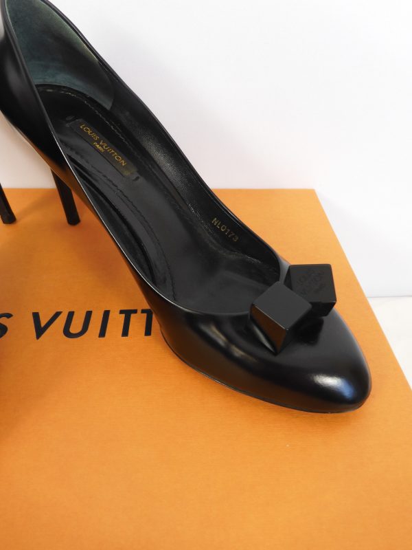 Louis Vuitton Black Leather Gossip Pumps Size 38 - Image 4