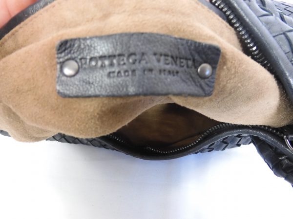 Bottega Veneta Large Hobo Intrecciato Black Leather Shoulder Bag - Image 8
