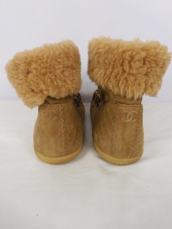 Chanel Shearling Chainlink 'CC' Boots, size 38. - Image 5