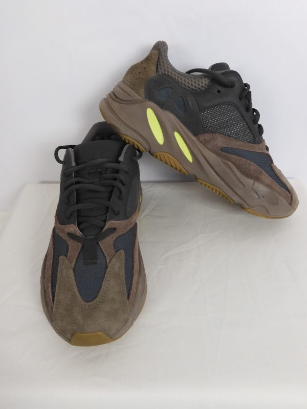Yeezy Boost 700 EE9614, Size 8