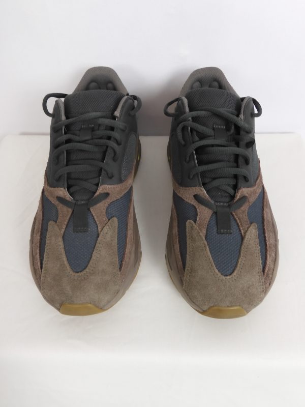 Yeezy Boost 700 EE9614, Size 8 - Image 4