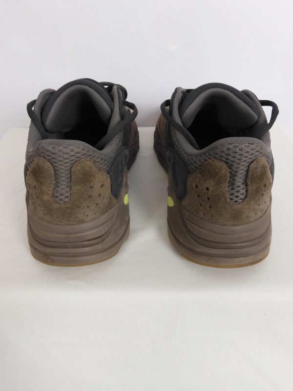 Yeezy Boost 700 EE9614, Size 8 - Image 5