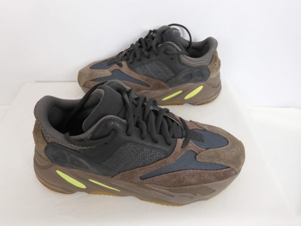 Yeezy Boost 700 EE9614, Size 8 - Image 6