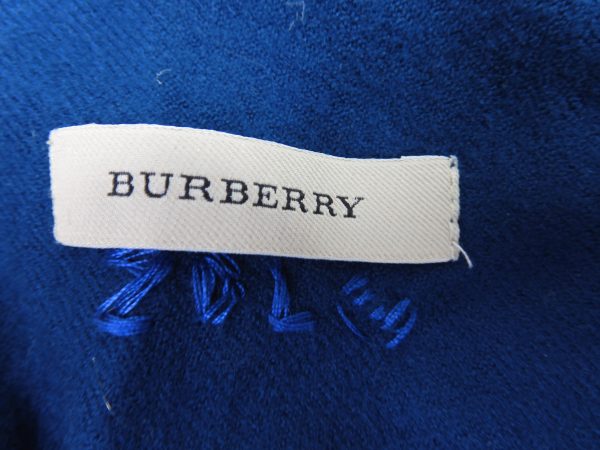 Burberry Cashmere Scarf. - Image 5