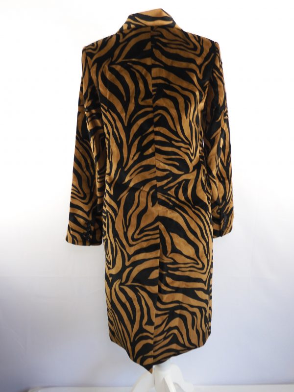 Nili Lotan Rosalin Tiger Coat, Size 8, Film Worn - Image 3