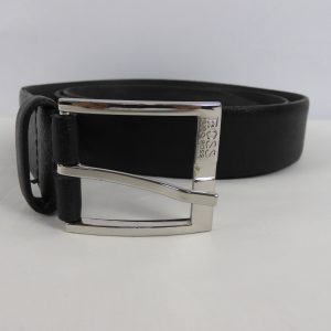 Hugo Boss Men's black leather belt.