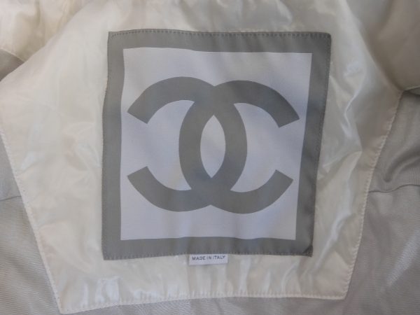 Chanel Puffer / Ski Jacket, Size 44 - Image 5