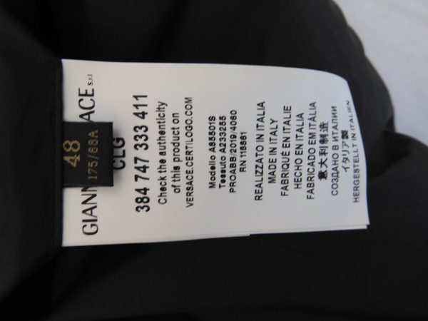 Versace Puffer Jacket, Size 48 (M). - Image 5