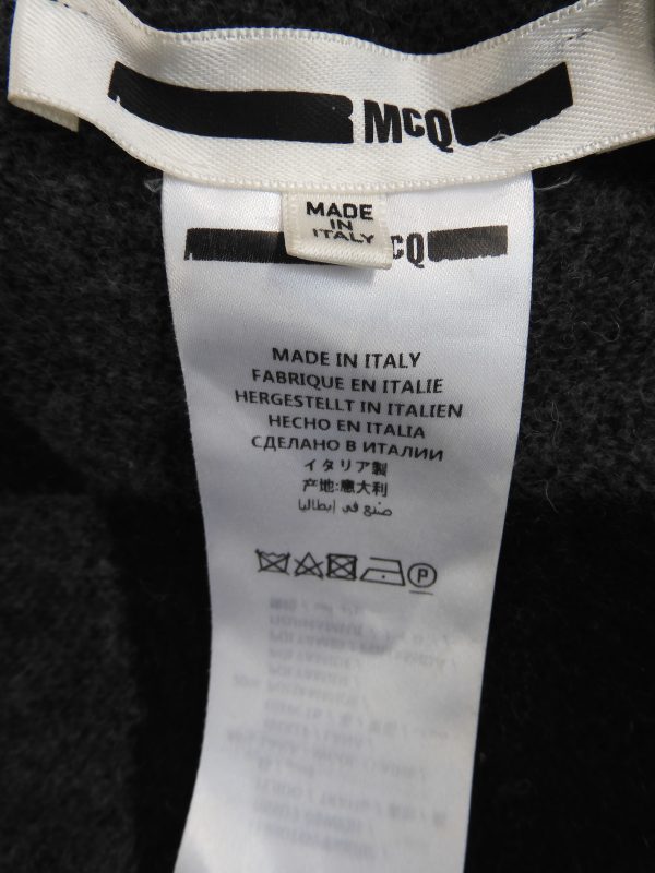 Alexander McQueen Poncho, One Size. - Image 4