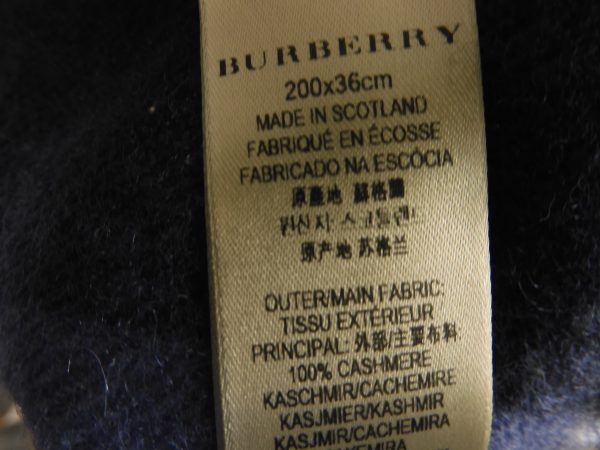 Burberry Made In Scotland Cashmere Scarf. - Image 3