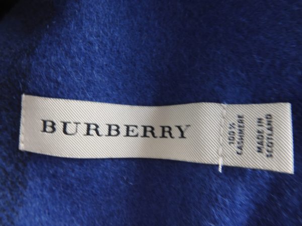 Burberry Made In Scotland Cashmere Scarf. - Image 4