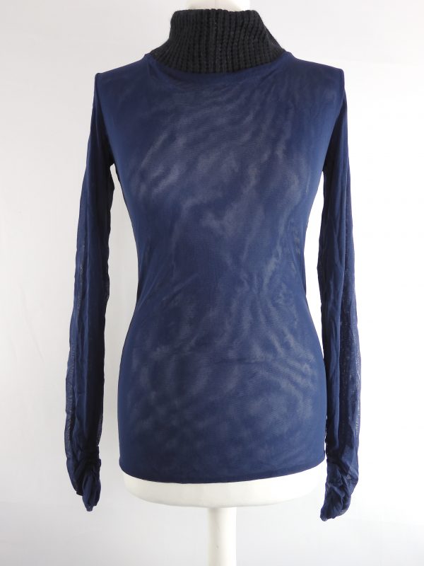 Siste's made in Italy Turtle neck Shear Top, Size 8