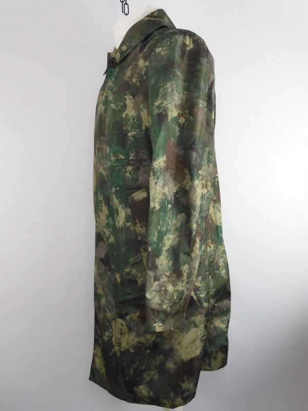 Mackintosh Camouflage Raincoat, Size 40 - Image 4