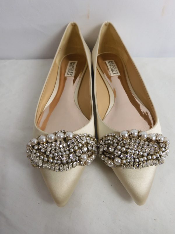 Badgley Mischka Octavia Ivory Satin Flats, Size 9.5 (7.5). - Image 3