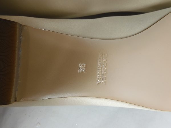 Badgley Mischka Octavia Ivory Satin Flats, Size 9.5 (7.5). - Image 6