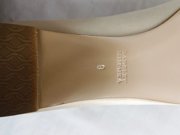 Badgely Mischka Octavia Ivory Satin Flats, Size 9 (7). - Image 6