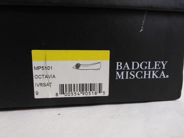 Badgely Mischka Octavia Ivory Satin Flats, Size 9 (7). - Image 7