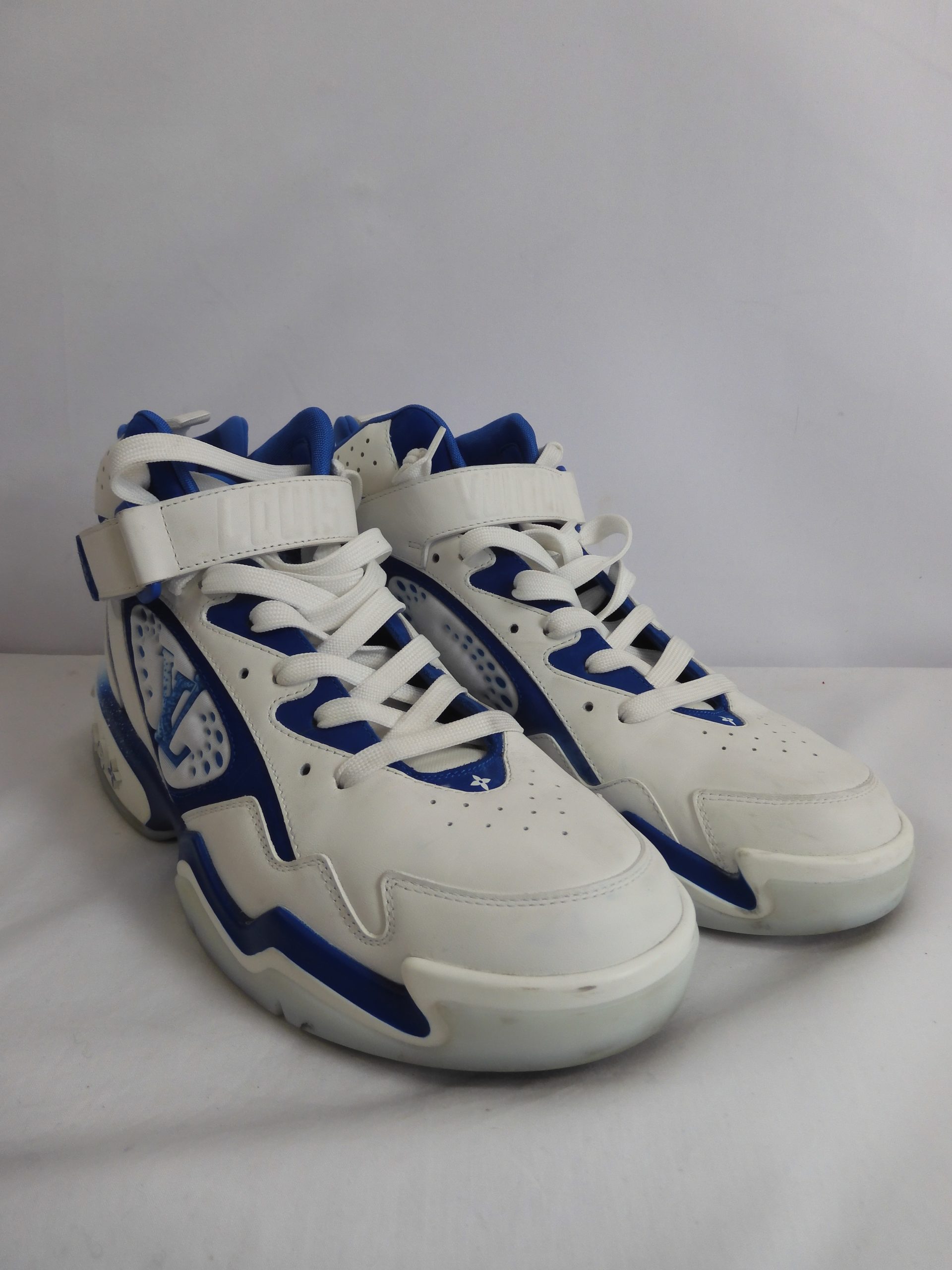 Louis Vuitton - Trainer 2 - Size 9 - COA